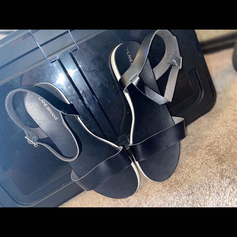 BLACK SANDALS - PERFECT FOR SUMMER